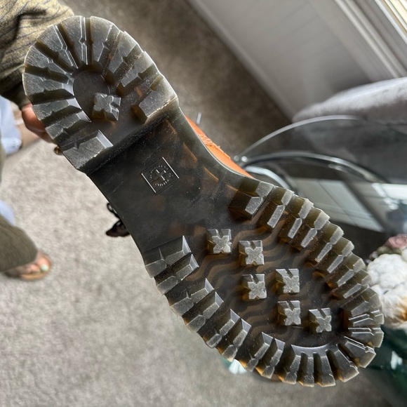 Dr. Martens kamilla boots size 9 - Picture 6 of 7